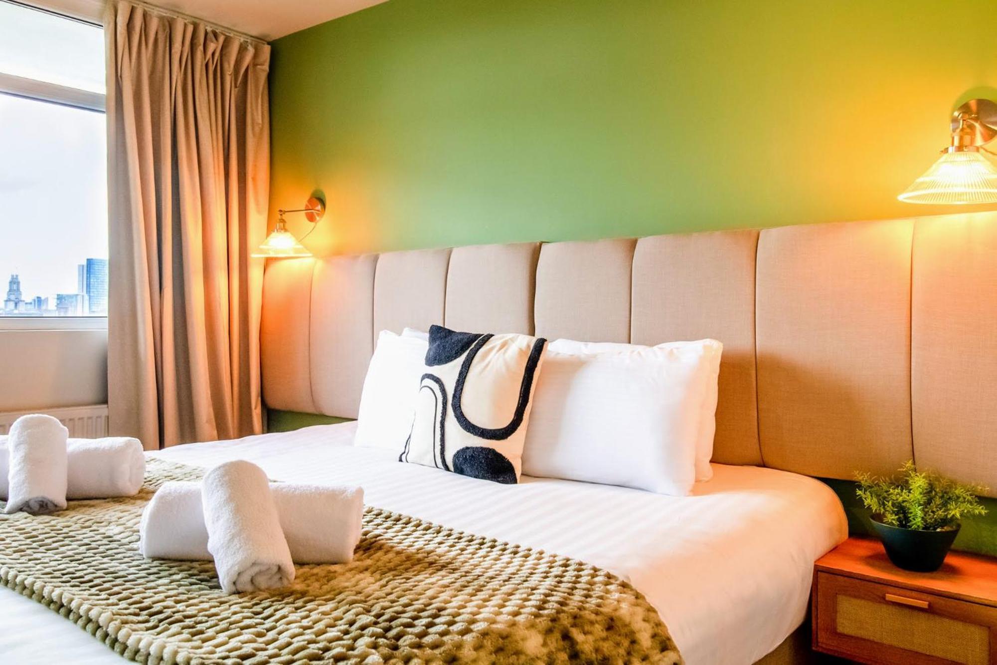2br 2ba Sleeps 6 King Beds Views E1 Appartement Londen