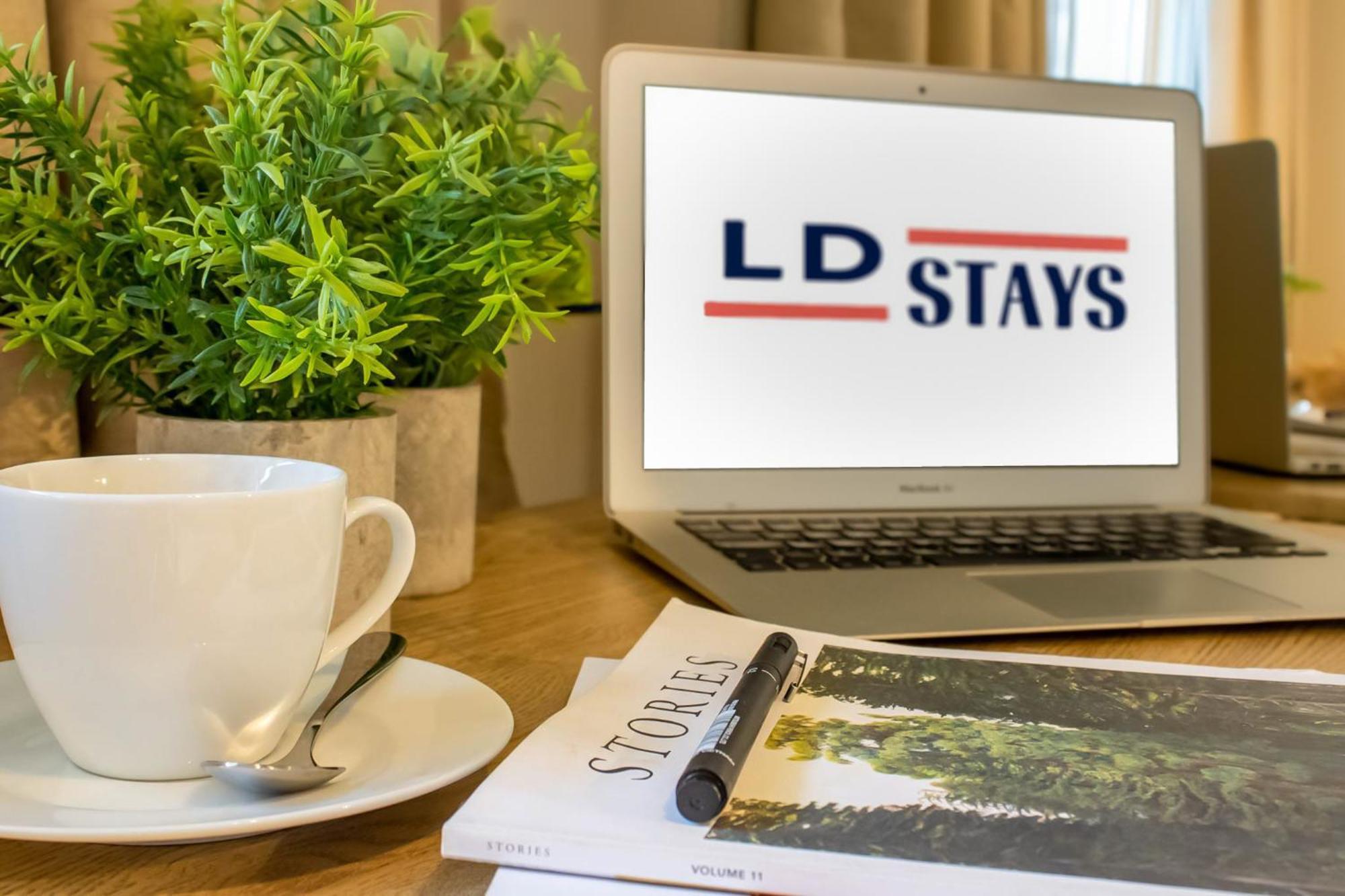 2br 2ba Sleeps 6 King Beds Views E1 Appartement Londen